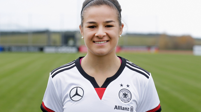 Profilbild von Lena Lotzen