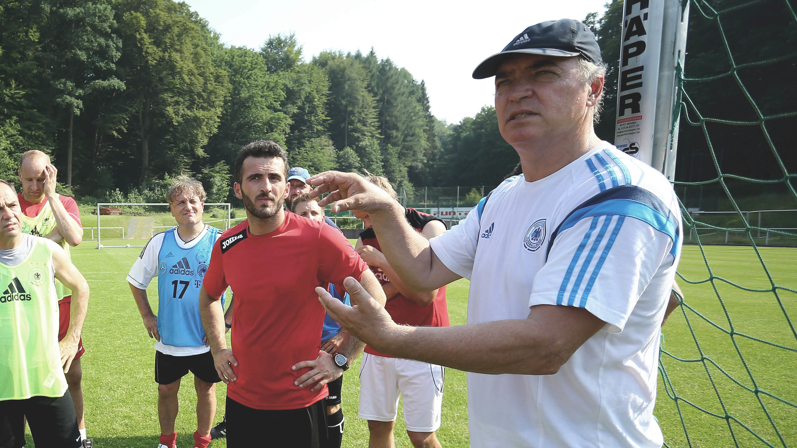 Jörg Daniel spricht zu Teilnehmern des DFB Youth Coach Congress © 2015 Getty Images Jörg Daniel spricht zu Teilnehmern des DFB Youth Coach Congress.