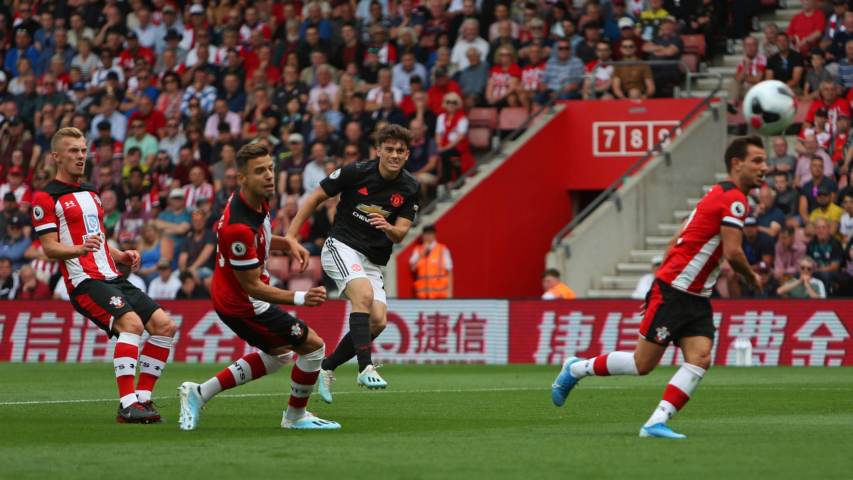 Manchesters Daniel James mit seinem Tor zum 1:0 gegen FC Southampton © 2019 Imago / Colorsport