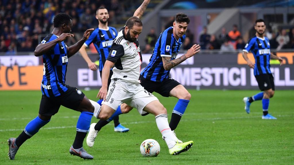 Juventus Stürmer Gonzalo Higuain erzielt ein Treffer gegen Inter Mailand © 2019 Alberto Pizzoli/AFP via Getty Images