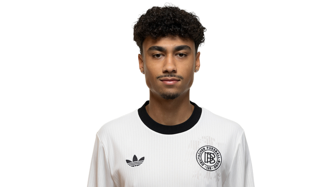 纳撒尼尔·布朗的个人资料图片