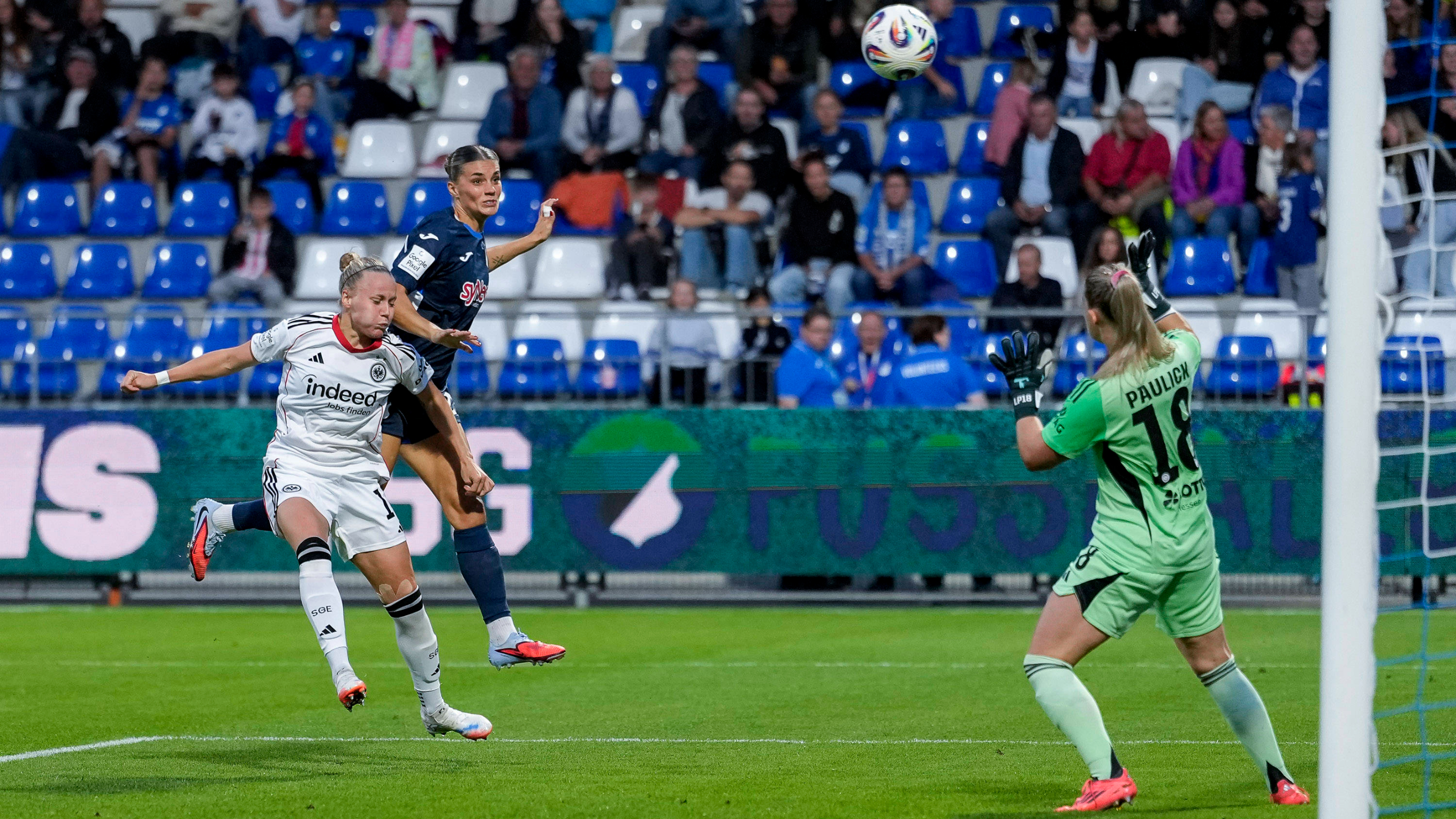 Wolfsburg feiert Jubiläum, Hoffenheim übernimmt Tabellenführung: Der zweite Spieltag in Bildern
