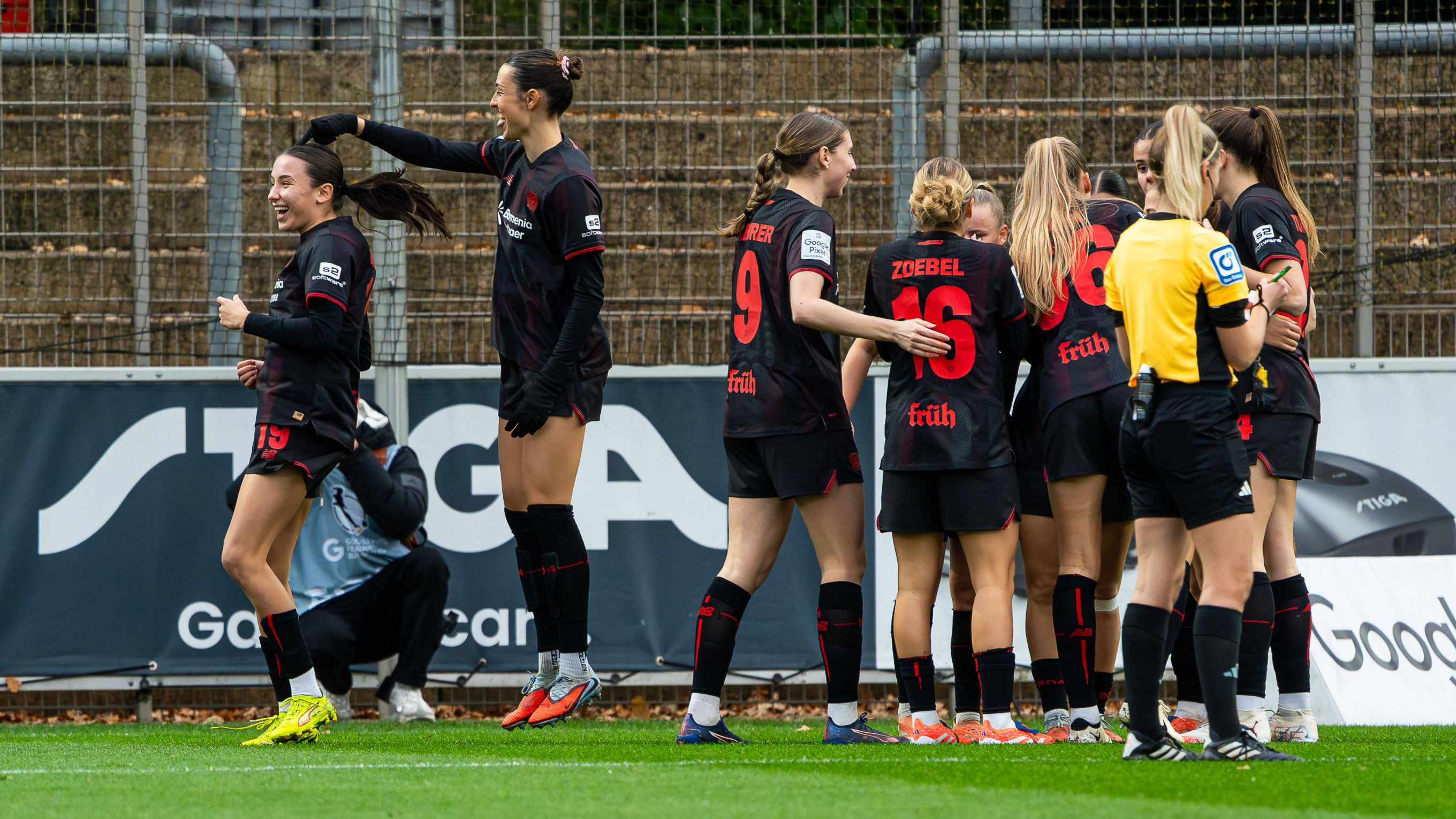 Leverkusen bleibt nach 3:2 gegen Leipzig oben dran