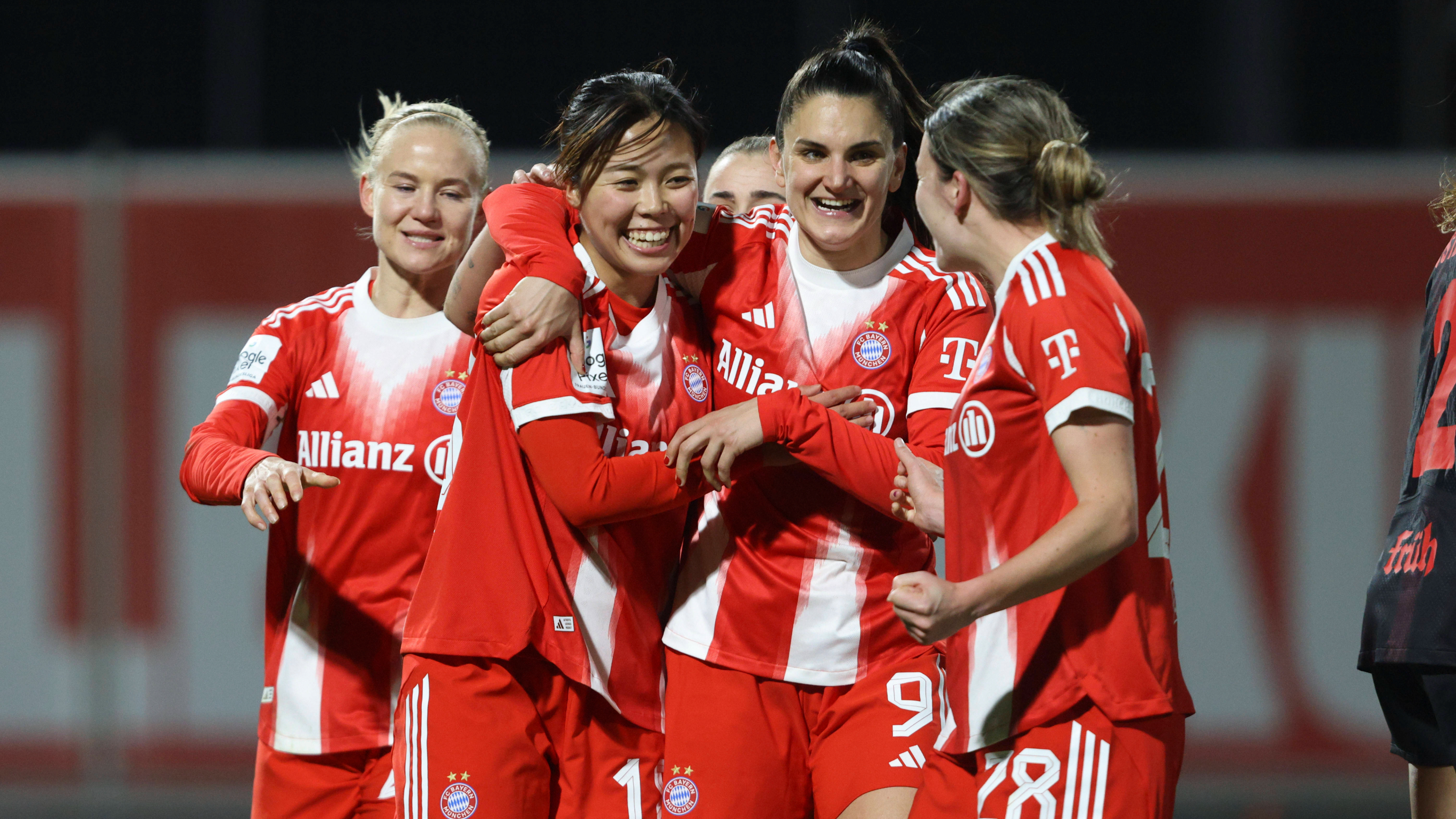 FC Bayern beendet Fußballjahr mit 3:0 in Leverkusen