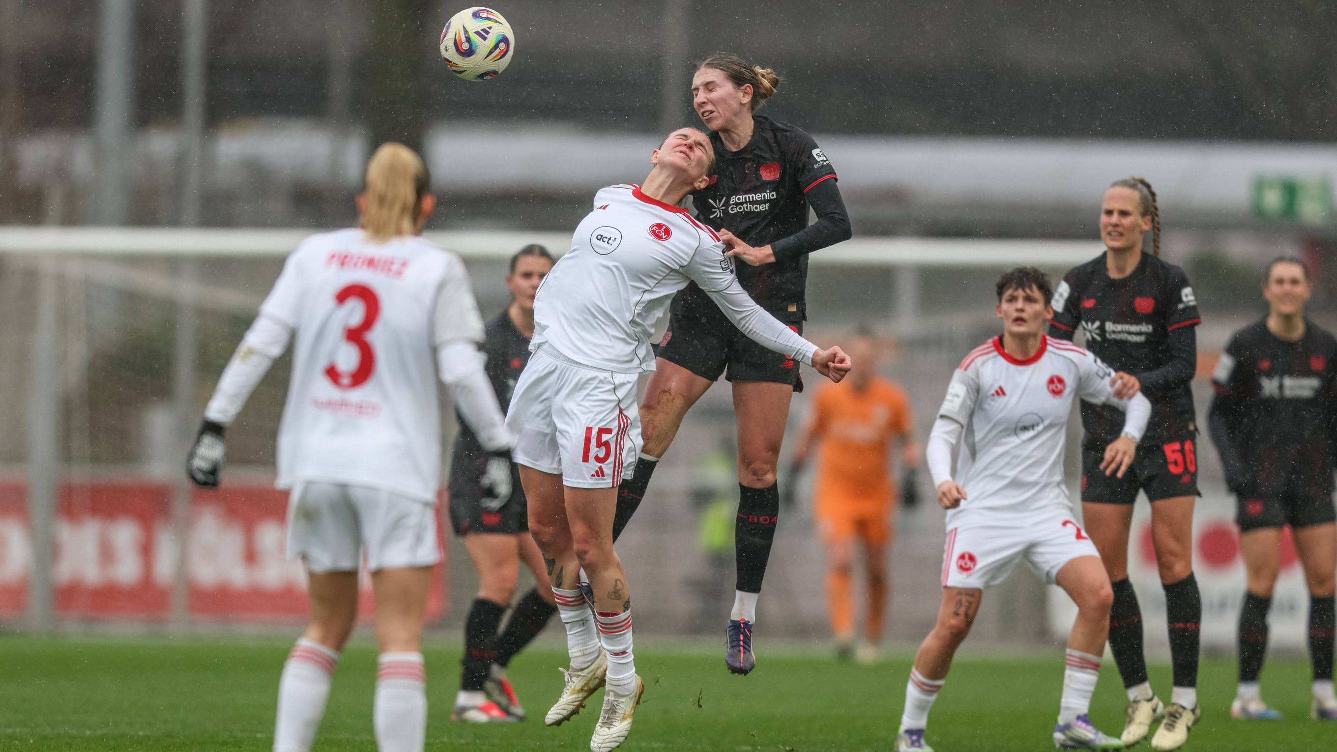 Die Bilder des 16. Spieltags: Leverkusen übernimmt dritten Platz