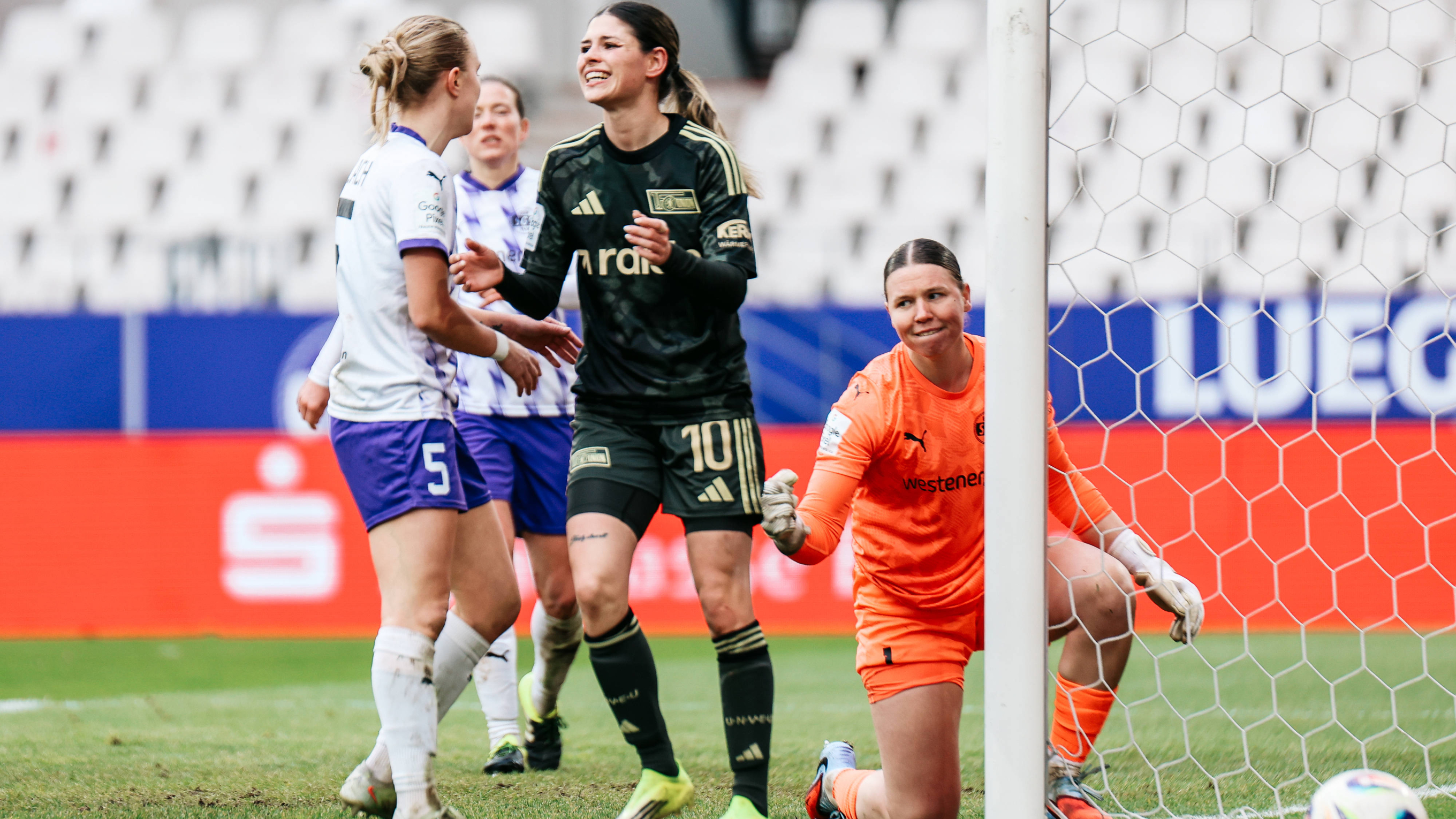 4:2 in Essen: Union kommt Klassenverbleib näher